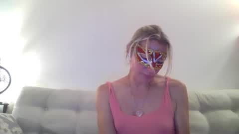 miamitransgirl305 online show from April 5, 4:09 am