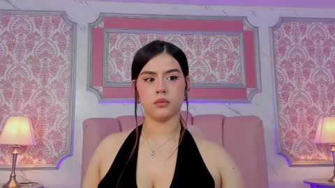 Mia   -5 7001400 Follow  online show from March 5, 6:45 pm