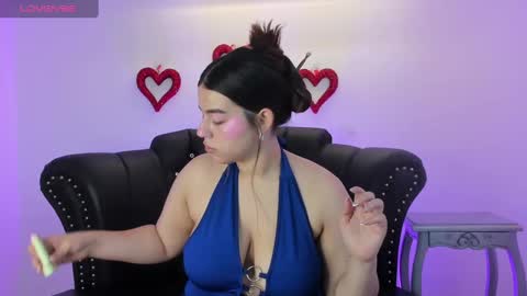 Mia   -5 7001400 Follow  online show from February 21, 12:50 pm