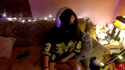 Kristien online show from February 9, 1:00 am