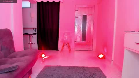 Snapshot of miapink_ofi_ chatting on October 18, 9:30 pm miapink_ofi_ online show from October 18, 9:30 pm