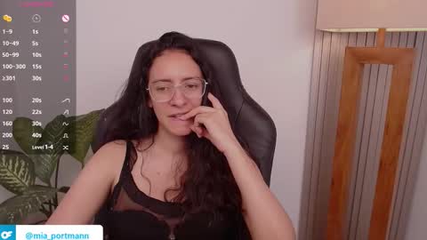 MIAPORTMANN online show from February 22, 3:14 pm