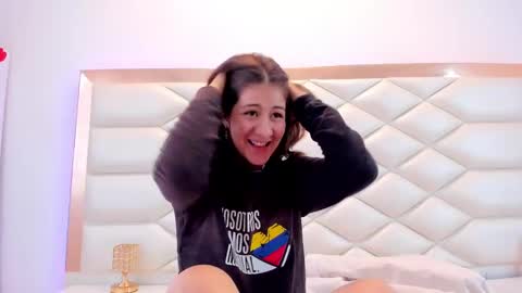 Sweetie Mia online show from February 19, 6:54 pm