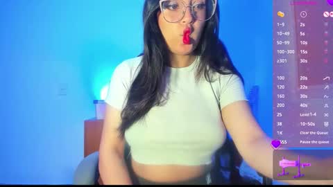 Mia online show from May 8, 10:21 am