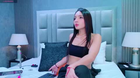 Mia Sweetth online show from November 25, 9:30 am