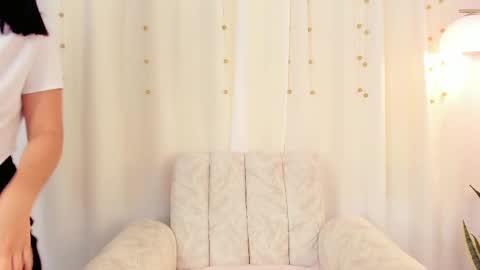 Miavenuss 1 online show from November 8, 9:07 pm