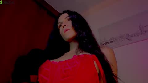 Snapshot of miavero chatting on October 17, 9:52 pm Mia online show from October 17, 9:52 pm