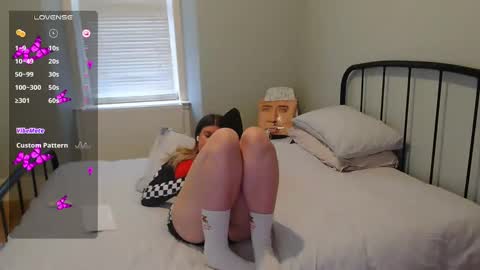 Snapshot of miawallace__ chatting on February 11, 3:08 pm Mia online show from February 11, 3:08 pm