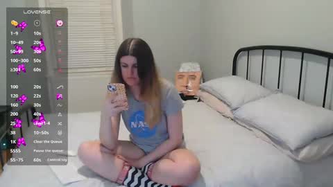 Snapshot of miawallace__ chatting on February 8, 8:42 pm Mia online show from February 8, 8:42 pm