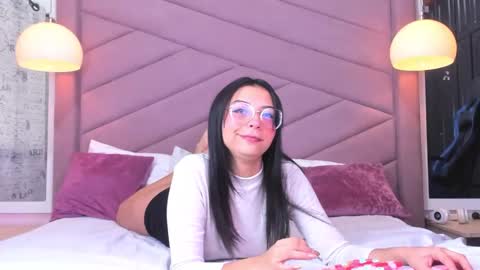 MiaWeiss online show from February 16, 6:28 pm