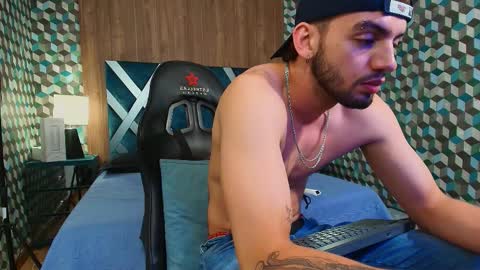 Snapshot of michael_magno chatting on September 15, 10:44 pm Michael Stevens online show from September 15, 10:44 pm