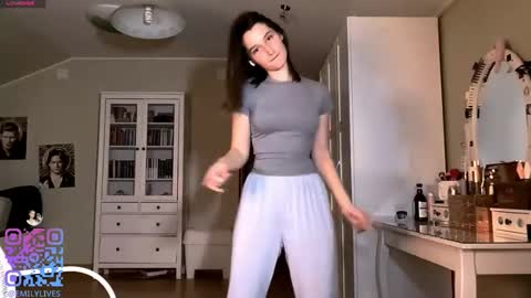 Emily online show from February 8, 2:53 pm