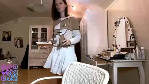 Emily online show from October 22, 3:13 pm