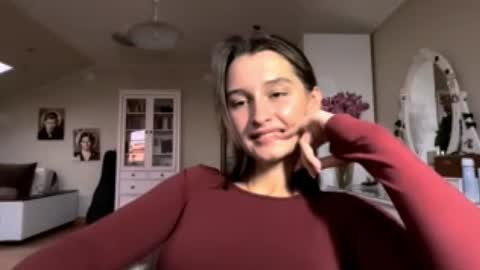 Emily online show from October 15, 2:18 pm