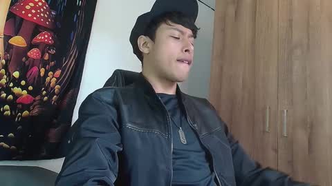 Snapshot of michaelstones chatting on February 19, 2:22 pm michaelstones online show from February 19, 2:22 pm