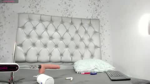 michelle perla online show from October 22, 7:04 pm