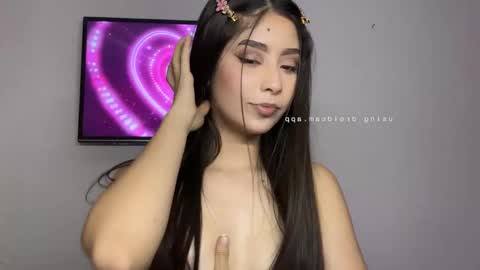 michellepetitte online show from October 28, 5:19 am