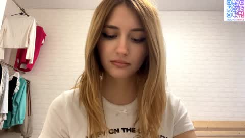 Jenny online show from May 11, 3:51 pm