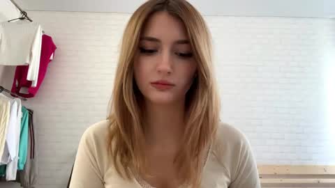 Jenny online show from May 15, 9:18 am
