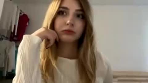 Jenny online show from May 25, 1:28 pm
