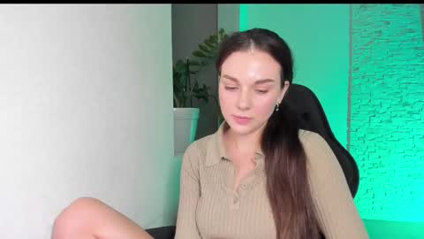 Michellee online show from October 29, 6:09 pm