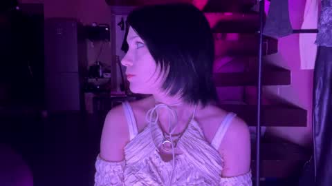 Tina online show from April 7, 10:12 pm