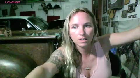 Snapshot of mickey85knoxx chatting on September 28, 3:15 am mickey85knoxx online show from September 28, 3:15 am