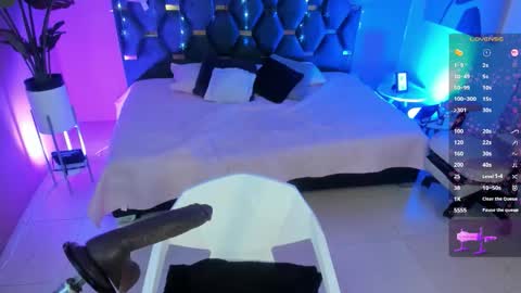 Micki online show from December 17, 11:17 am