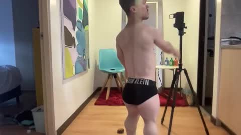 Aaron online show from April 7, 10:01 pm