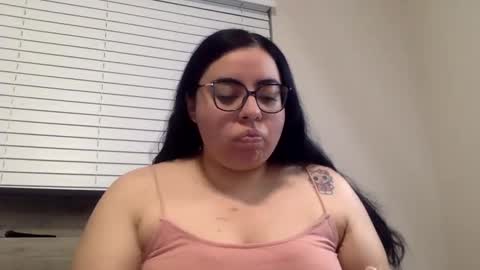 Snapshot of midnightbruja111 chatting on October 14, 1:08 am midnightbruja111 online show from October 14, 1:08 am