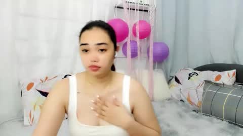 Snapshot of midnightbunny_ chatting on October 20, 8:52 am Bunny 3 online show from October 20, 8:52 am