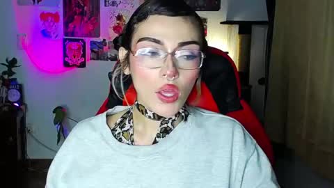 Pola  INDEPENDENT MODEL online show from October 6, 12:39 am