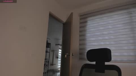 midori__san online show from September 22, 2:10 pm