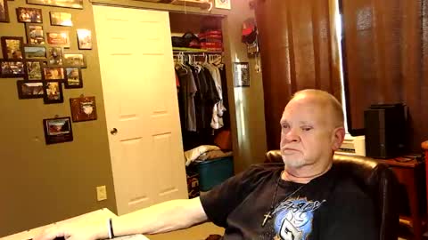 midwestdad09 online show from October 24, 9:59 pm