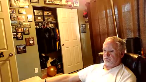 midwestdad09 online show from October 18, 6:45 pm