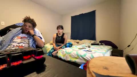 mifriend1998 online show from April 11, 8:51 am