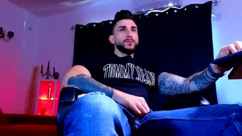 Snapshot of mightyaaron chatting on September 24, 6:20 am MightyAaron online show from September 24, 6:20 am