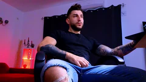 MightyAaron online show from November 10, 6:27 am