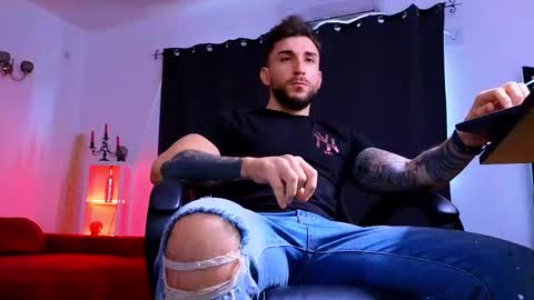 MightyAaron online show from November 25, 8:02 am