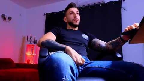 Snapshot of mightyaaron chatting on September 17, 2:15 am MightyAaron online show from September 17, 2:15 am