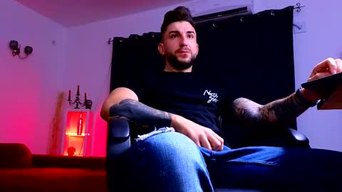 Snapshot of mightyaaron chatting on September 29, 2:32 am MightyAaron online show from September 29, 2:32 am