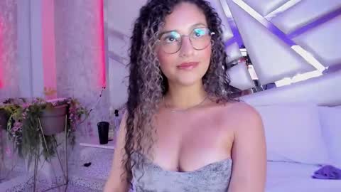 Snapshot of miia02 chatting on February 5, 4:16 am MIA 3 online show from February 5, 4:16 am