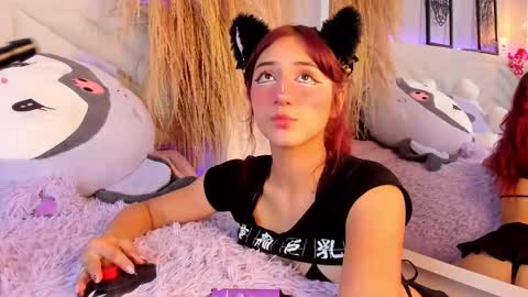 Snapshot of miia__baker chatting on February 25, 12:05 pm online show from February 25, 12:05 pm