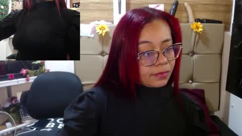 Snapshot of miia_spencer_ chatting on September 30, 5:23 pm miia online show from September 30, 5:23 pm