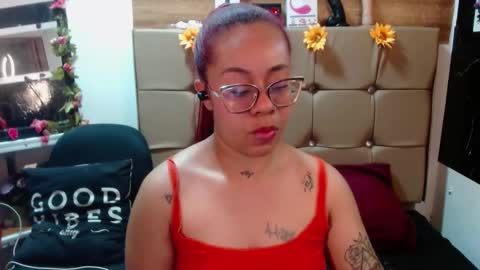 Snapshot of miia_spencer_ chatting on October 3, 7:11 pm miia online show from October 3, 7:11 pm