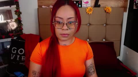 Snapshot of miia_spencer_ chatting on October 18, 7:29 pm miia online show from October 18, 7:29 pm
