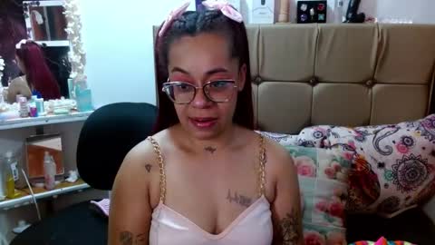 Snapshot of miia_spencer_ chatting on March 6, 5:14 am miia online show from March 6, 5:14 am
