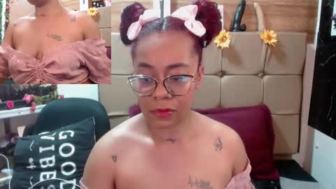 Snapshot of miia_spencer_ chatting on September 24, 6:47 pm miia online show from September 24, 6:47 pm