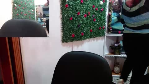 Snapshot of miia_spencer_ chatting on September 12, 12:07 pm miia online show from September 12, 12:07 pm