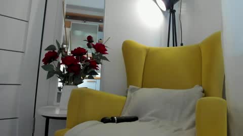 miissblonde online show from May 13, 4:00 am